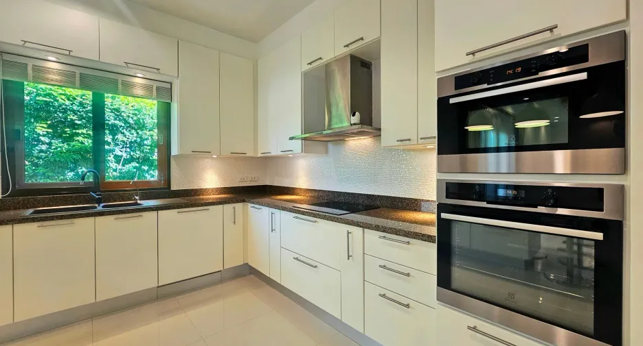 For sale 4 bedrooms villa in Hua Hin, Prachuap Khiri Khan