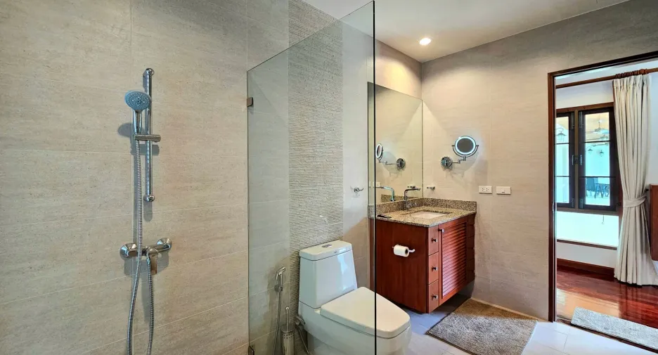 For sale 4 bedrooms villa in Hua Hin, Prachuap Khiri Khan