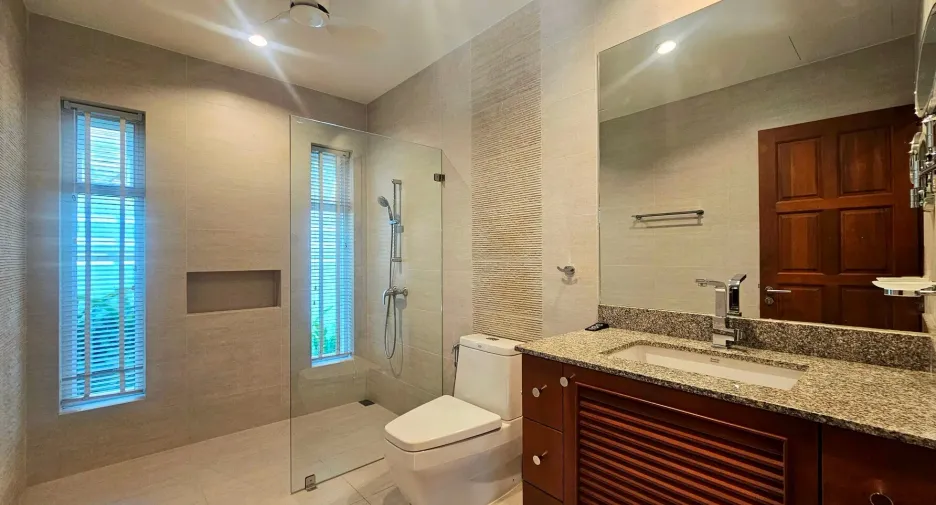 For sale 4 bedrooms villa in Hua Hin, Prachuap Khiri Khan