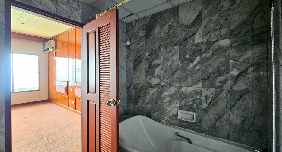 For sale 4 bedrooms condo in Cha Am, Phetchaburi