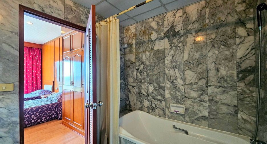 For sale 4 bedrooms condo in Cha Am, Phetchaburi
