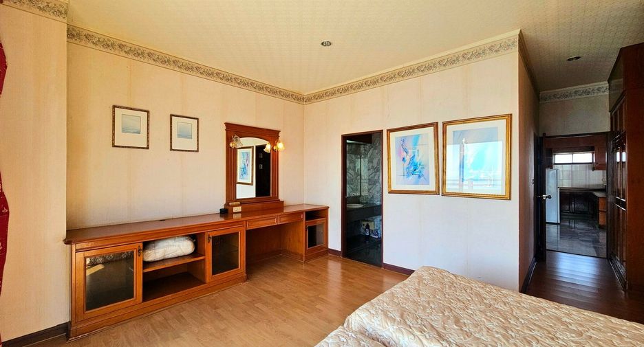 For sale 4 bedrooms condo in Cha Am, Phetchaburi