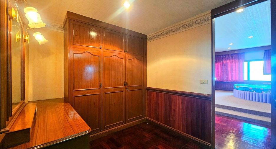 For sale 4 bedrooms condo in Cha Am, Phetchaburi