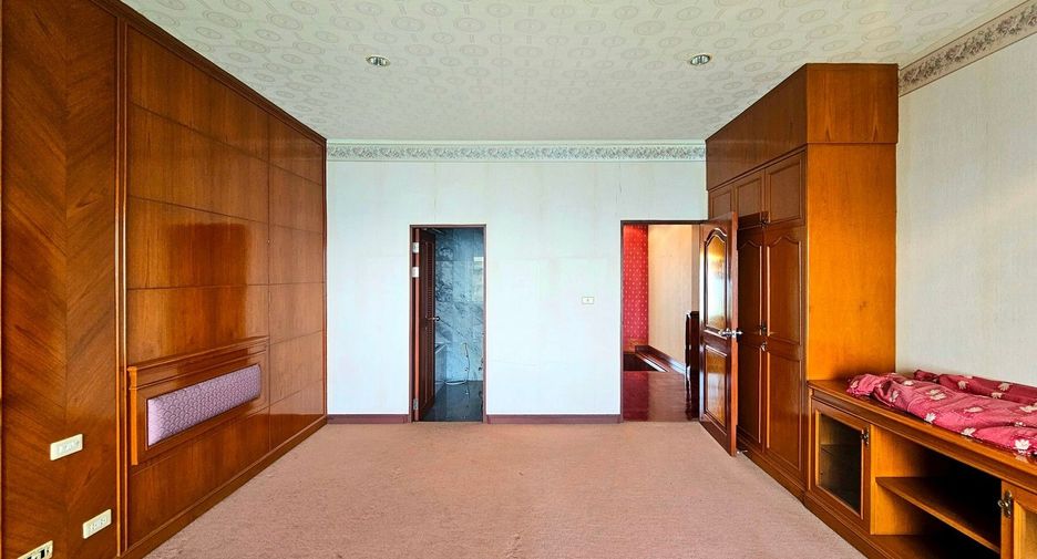 For sale 4 bedrooms condo in Cha Am, Phetchaburi