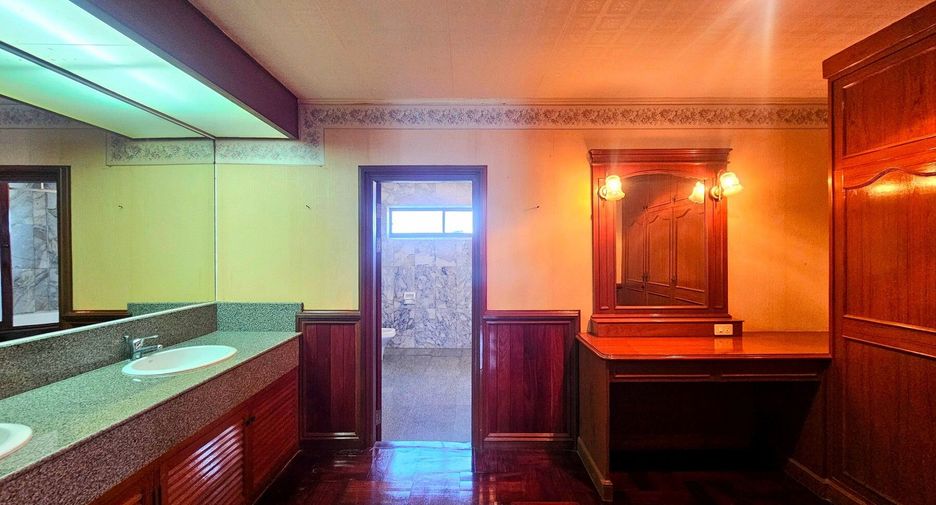 For sale 4 bedrooms condo in Cha Am, Phetchaburi