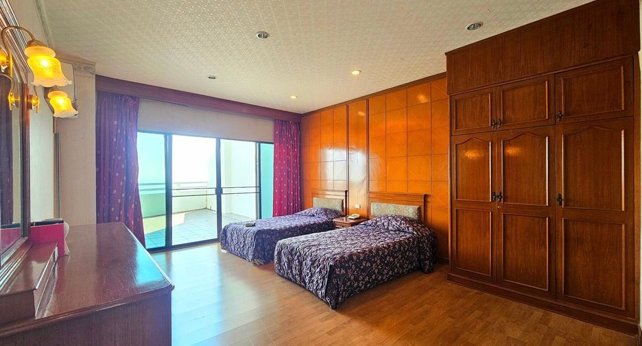 For sale 4 bedrooms condo in Cha Am, Phetchaburi
