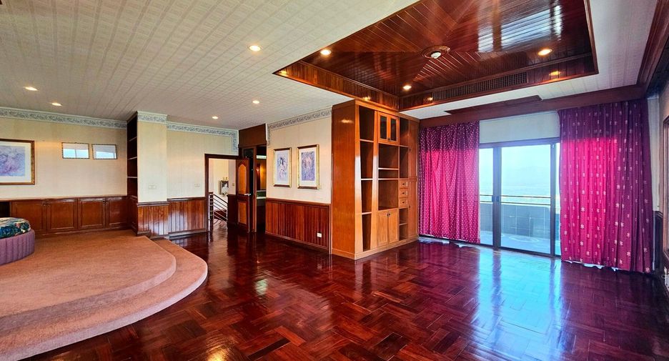 For sale 4 bedrooms condo in Cha Am, Phetchaburi