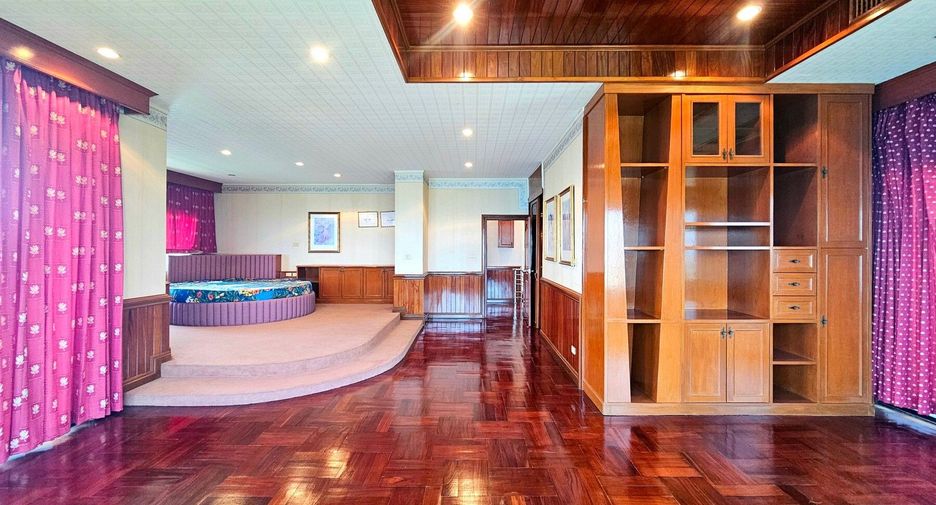 For sale 4 bedrooms condo in Cha Am, Phetchaburi