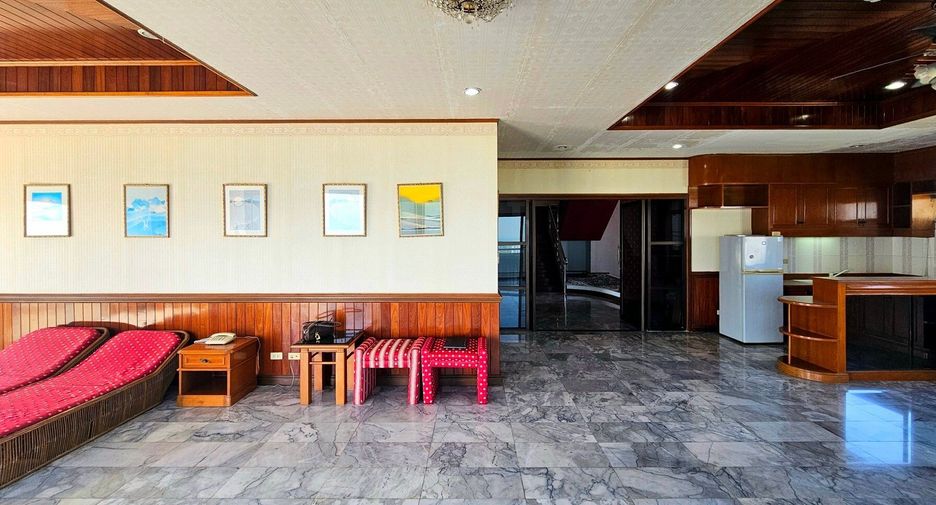 For sale 4 bedrooms condo in Cha Am, Phetchaburi