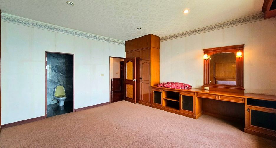 For sale 4 bedrooms condo in Cha Am, Phetchaburi