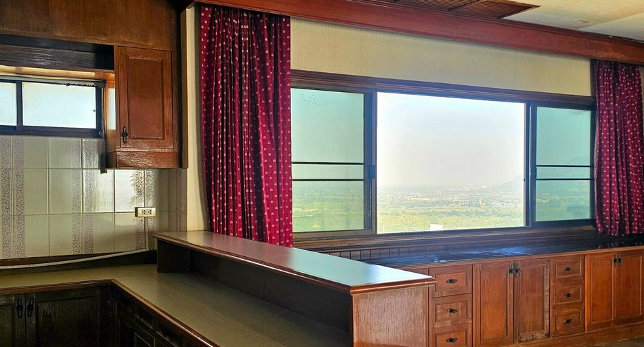 For sale 4 bedrooms condo in Cha Am, Phetchaburi