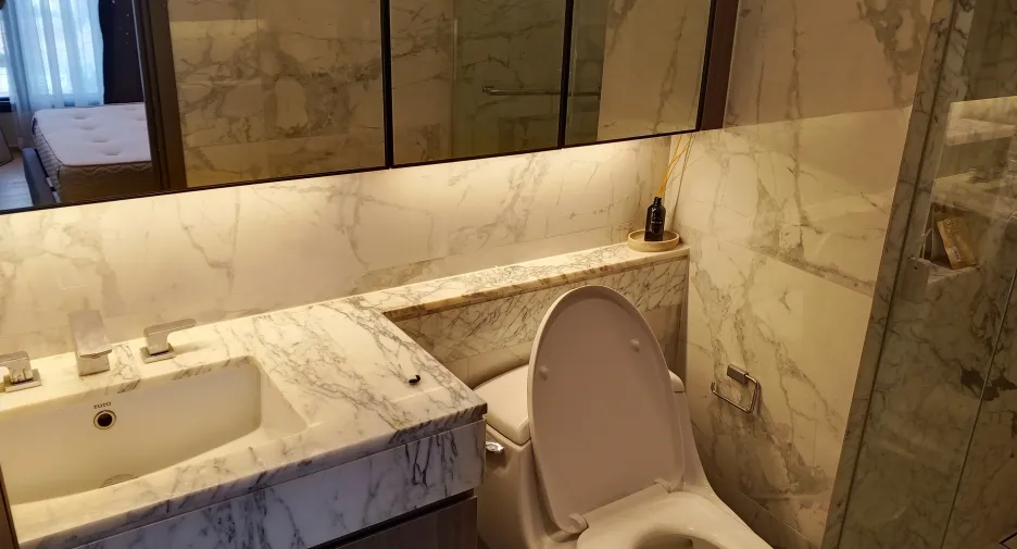 For rent 2 bedrooms condo in Khlong Toei, Bangkok
