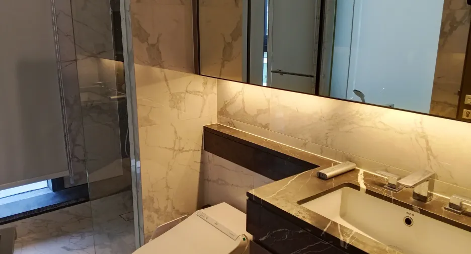 For rent 2 bedrooms condo in Khlong Toei, Bangkok