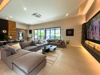 Casa en venta de 5 habitaciones en Bang Lamung, Chonburi
