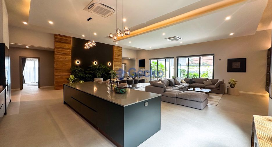 For sale 5 bedrooms house in Bang Lamung, Chonburi