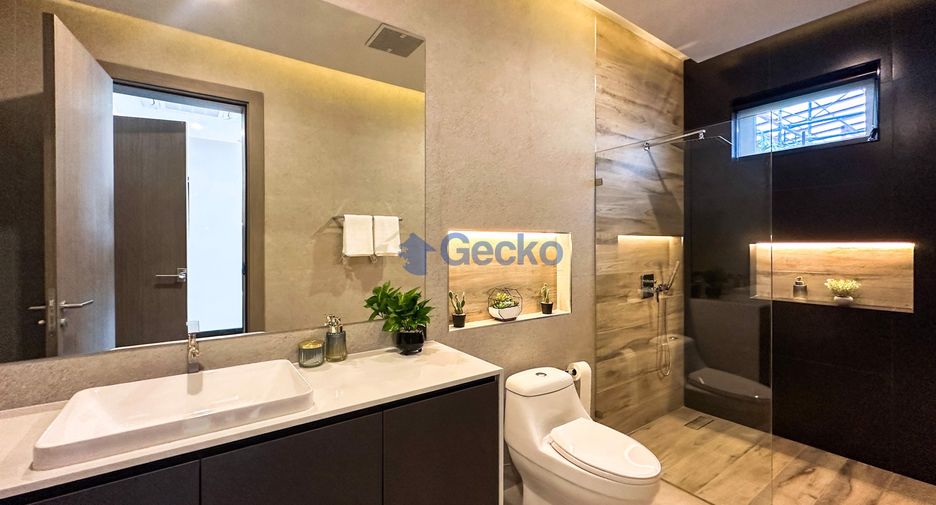 For sale 5 bedrooms house in Bang Lamung, Chonburi