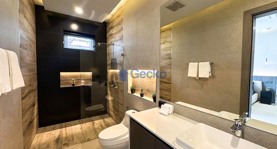 For sale 5 bedrooms house in Bang Lamung, Chonburi