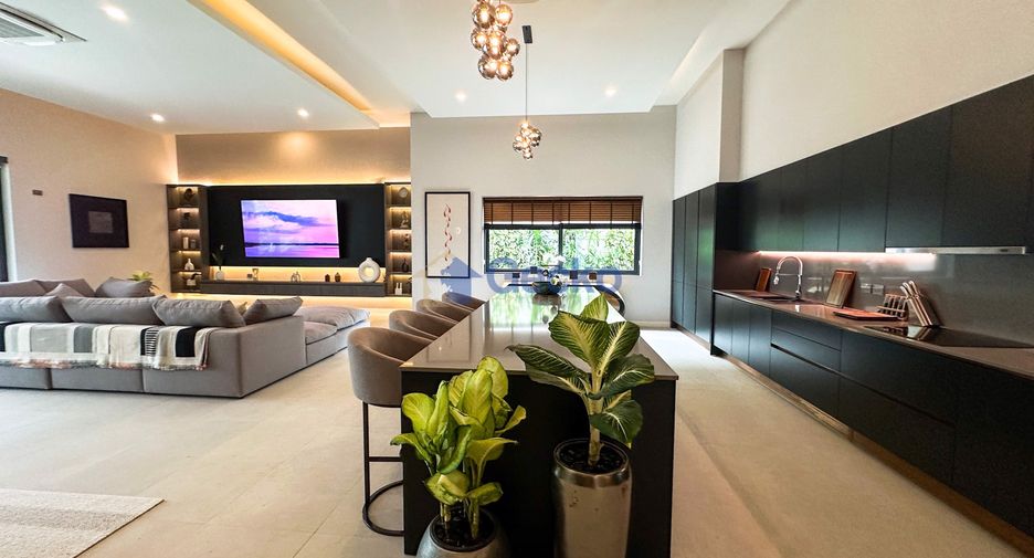 For sale 5 bedrooms house in Bang Lamung, Chonburi