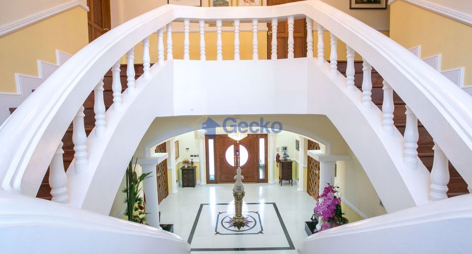 Haus zum Kauf mit 7 Zimmer in Bang Lamung, Chonburi