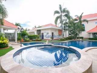 Haus zum Kauf mit 7 Zimmer in Bang Lamung, Chonburi