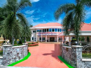 Haus zum Kauf mit 7 Zimmer in Bang Lamung, Chonburi