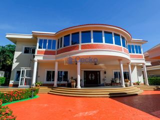 Haus zum Kauf mit 7 Zimmer in Bang Lamung, Chonburi