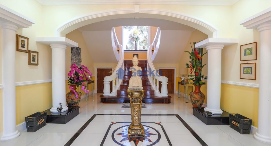 Haus zum Kauf mit 7 Zimmer in Bang Lamung, Chonburi