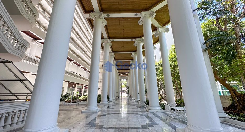 For rent 3 bedrooms condo in Bang Lamung, Chonburi