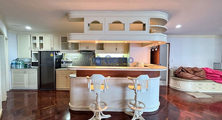 For rent 3 bedrooms condo in Bang Lamung, Chonburi