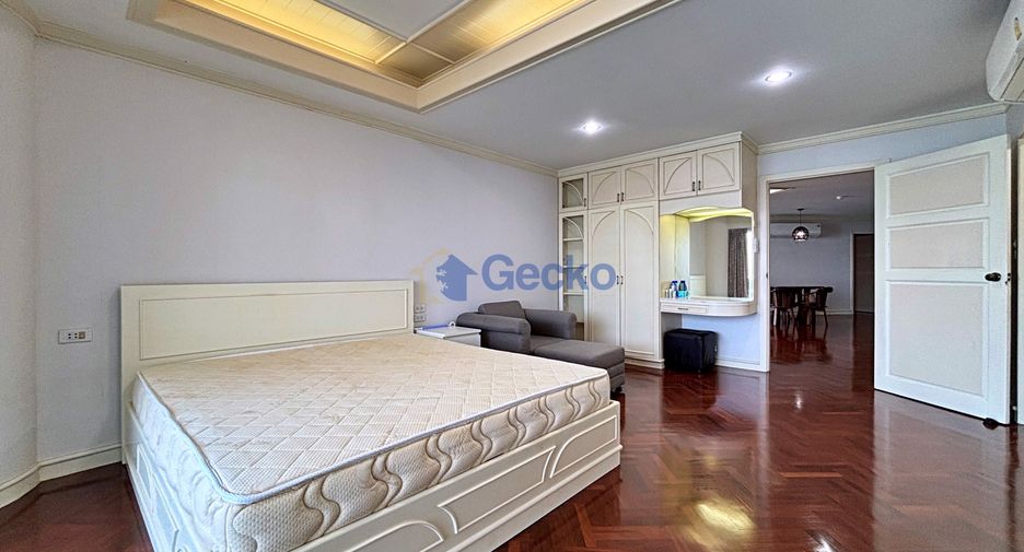 For rent 3 bedrooms condo in Bang Lamung, Chonburi