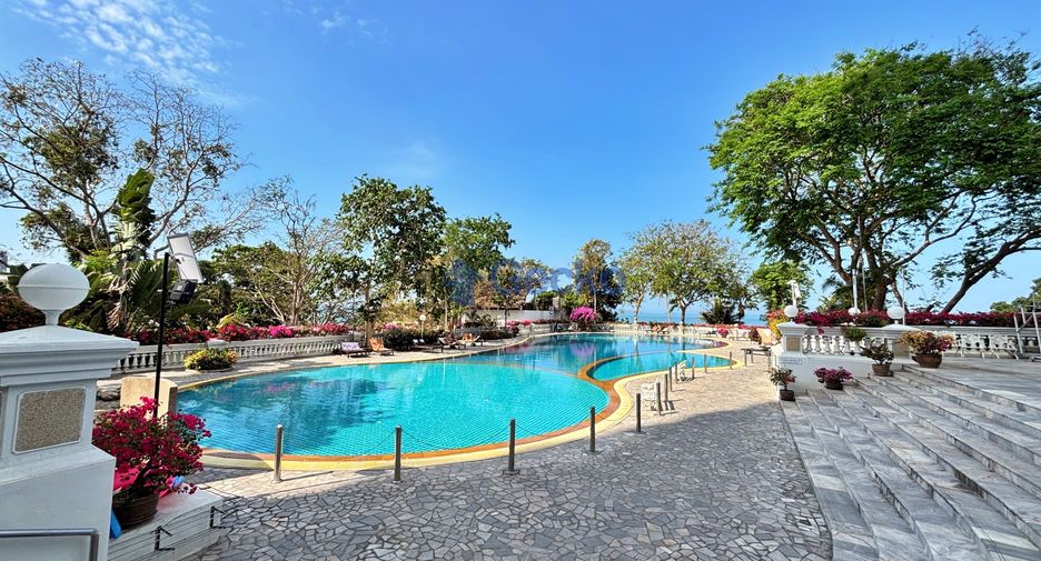 For rent 3 bedrooms condo in Bang Lamung, Chonburi