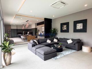 Casa en venta de 6 habitaciones en Bang Lamung, Chonburi