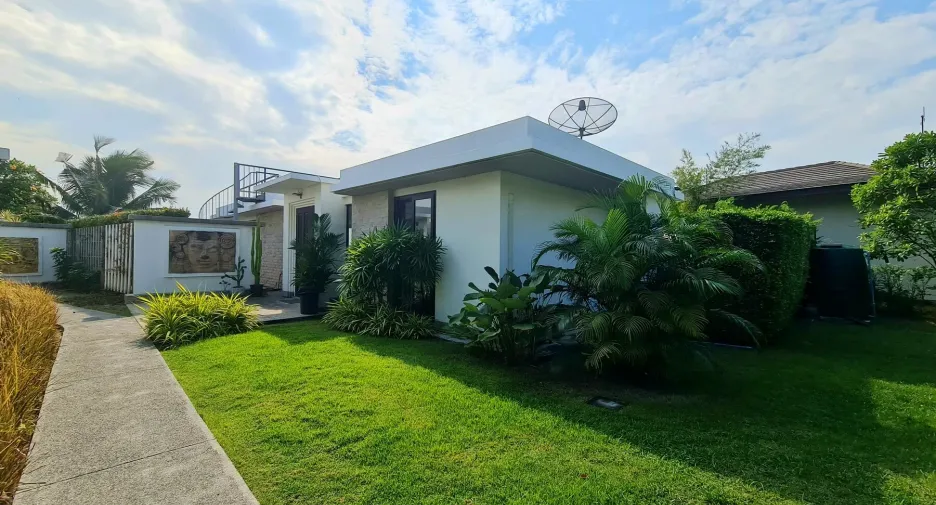 For sale 2 bedrooms villa in Hua Hin, Prachuap Khiri Khan