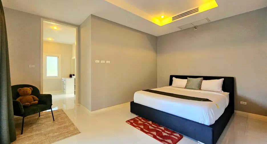 For sale 4 bedrooms villa in Hua Hin, Prachuap Khiri Khan
