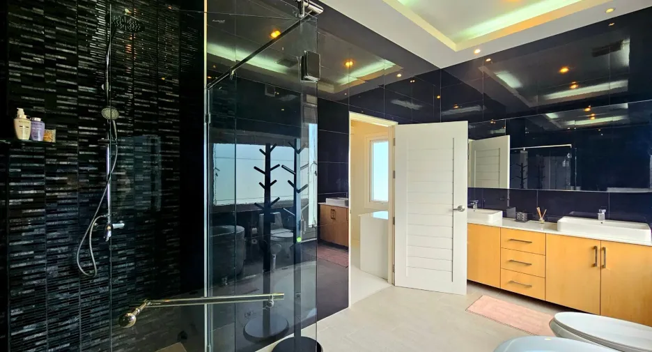 For sale 4 bedrooms villa in Hua Hin, Prachuap Khiri Khan