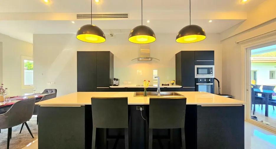 For sale 4 bedrooms villa in Hua Hin, Prachuap Khiri Khan