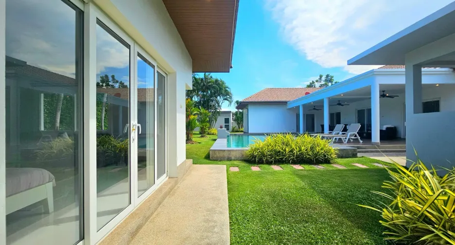 For sale 4 bedrooms villa in Hua Hin, Prachuap Khiri Khan
