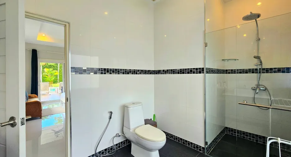 For sale 4 bedrooms villa in Hua Hin, Prachuap Khiri Khan