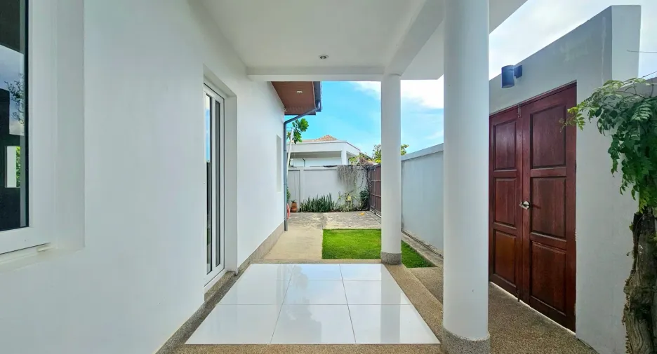 For sale 4 bedrooms villa in Hua Hin, Prachuap Khiri Khan