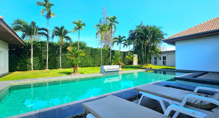 For sale 4 bedrooms villa in Hua Hin, Prachuap Khiri Khan