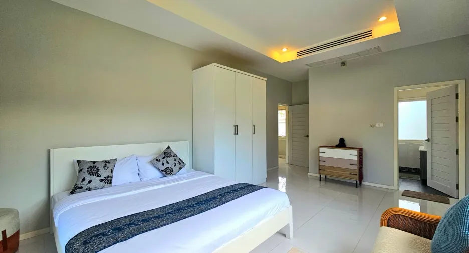 For sale 4 bedrooms villa in Hua Hin, Prachuap Khiri Khan