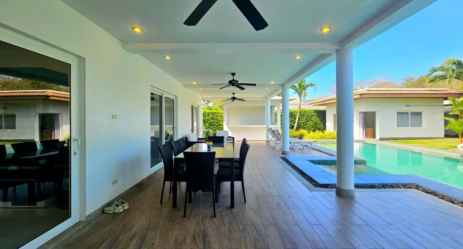 For sale 4 bedrooms villa in Hua Hin, Prachuap Khiri Khan