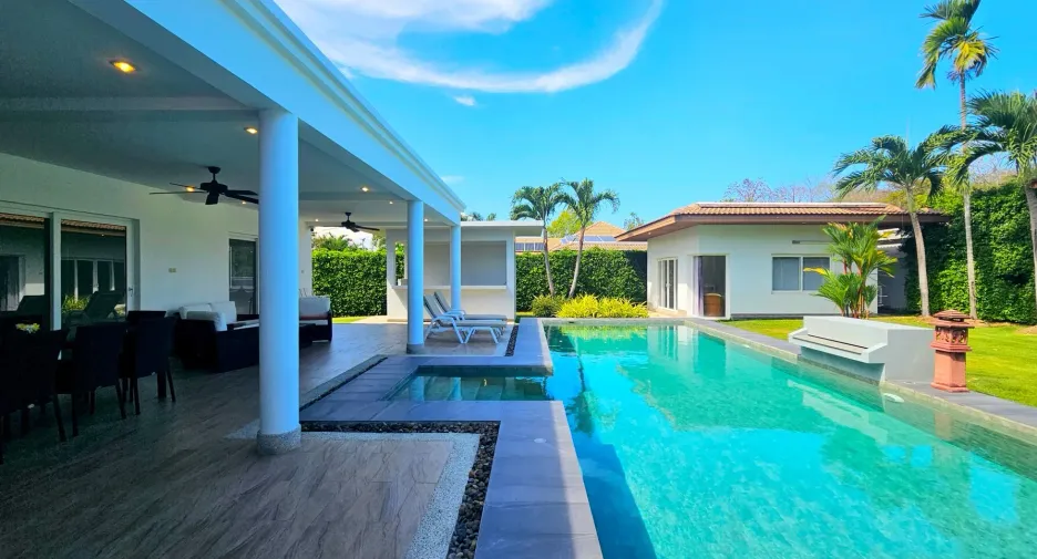 For sale 4 bedrooms villa in Hua Hin, Prachuap Khiri Khan