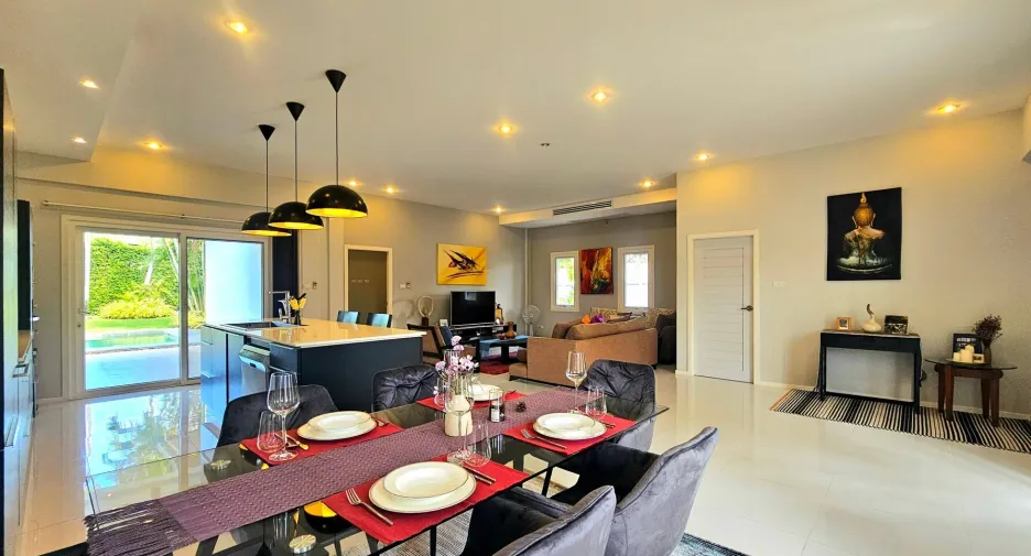 For sale 4 bedrooms villa in Hua Hin, Prachuap Khiri Khan