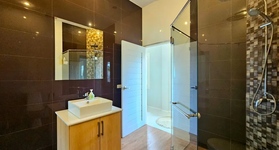 For sale 4 bedrooms villa in Hua Hin, Prachuap Khiri Khan