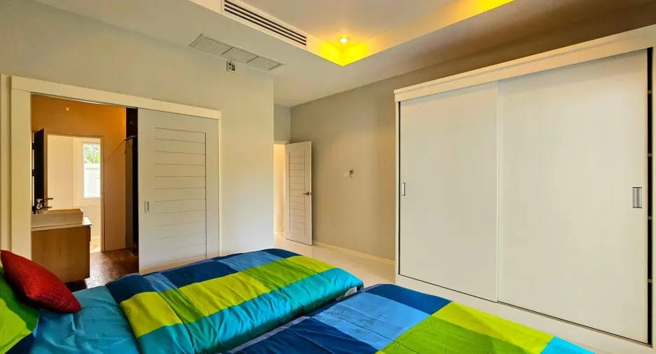 For sale 4 bedrooms villa in Hua Hin, Prachuap Khiri Khan