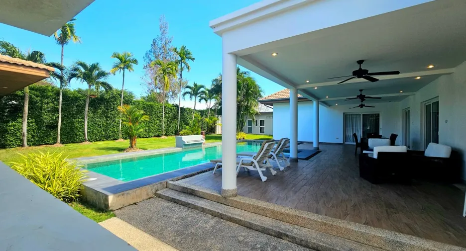 For sale 4 bedrooms villa in Hua Hin, Prachuap Khiri Khan