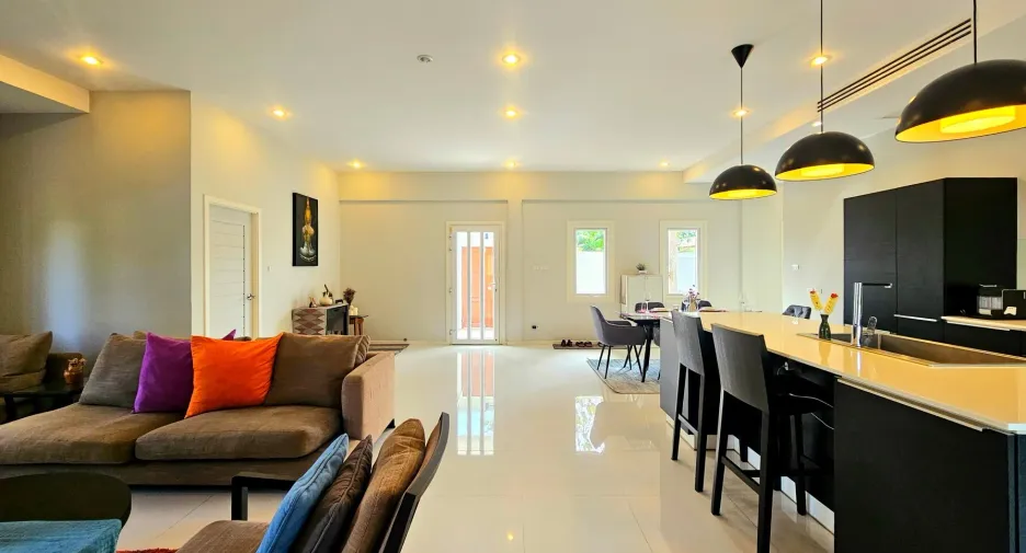 For sale 4 bedrooms villa in Hua Hin, Prachuap Khiri Khan
