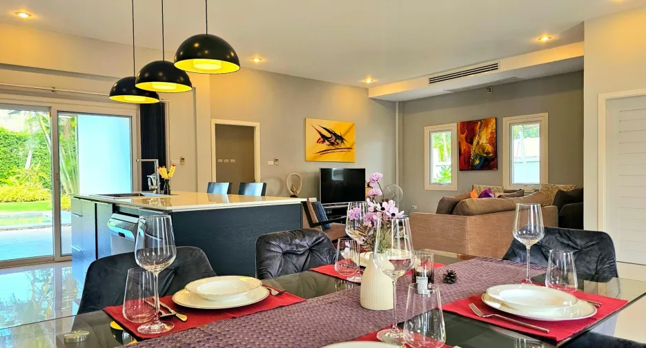 For sale 4 bedrooms villa in Hua Hin, Prachuap Khiri Khan