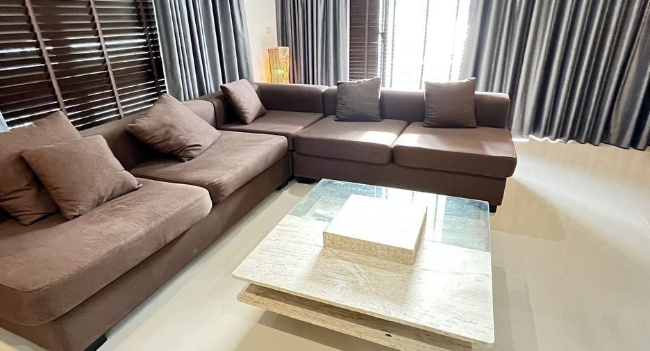 For rent 2 bedrooms condo in Watthana, Bangkok